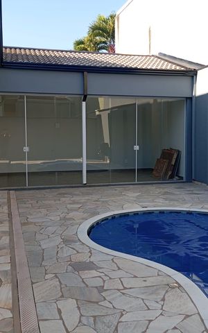 Casa de condomínio à venda com 254m², 3 quartos e 4 vagas