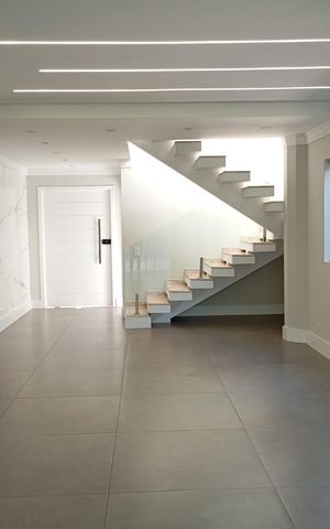 Casa de condomínio à venda com 254m², 3 quartos e 4 vagas