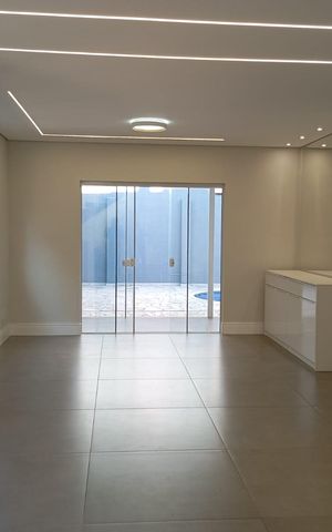 Casa de condomínio à venda com 254m², 3 quartos e 4 vagas