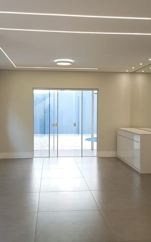Casa de condomínio à venda com 254m², 3 quartos e 4 vagas