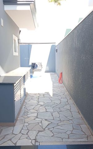Casa de condomínio à venda com 254m², 3 quartos e 4 vagas
