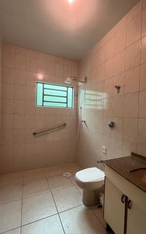 Casa para alugar com 260m², 3 quartos e 2 vagas
