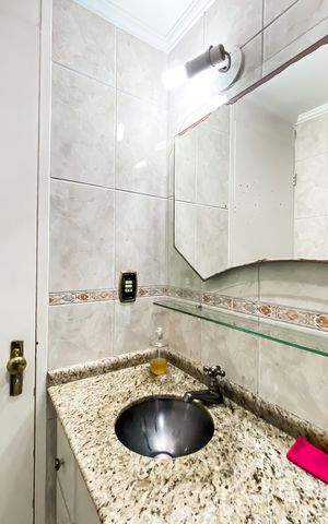 Apartamento à venda com 52m², 2 quartos e 1 vaga Apartamento à venda com 52m², 2 quartos e 1 vagaBanheiro