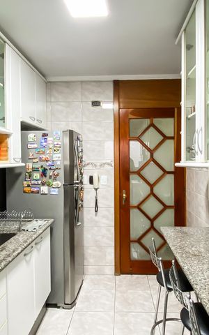 Apartamento à venda com 52m², 2 quartos e 1 vaga Apartamento à venda com 52m², 2 quartos e 1 vagaCozinha