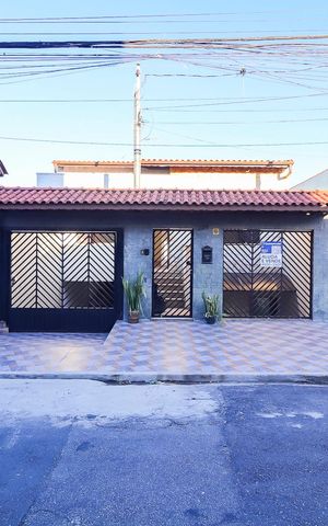 Casa para alugar com 700m², 3 quartos e 1 vagaFachada