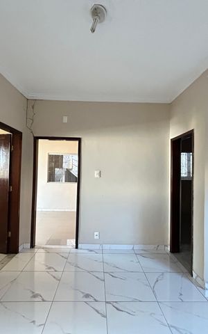 Casa à venda com 240m², 4 quartos e 2 vagas