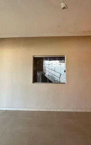 Casa à venda com 240m², 4 quartos e 2 vagas