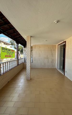 Casa à venda com 240m², 4 quartos e 2 vagas