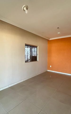 Casa à venda com 240m², 4 quartos e 2 vagas