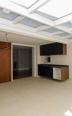 Apartamento à venda com 156m², 2 quartos e 2 vagas Apartamento à venda com 156m², 2 quartos e 2 vagasVaranda Gourmet