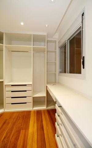 Apartamento à venda com 156m², 2 quartos e 2 vagas Apartamento à venda com 156m², 2 quartos e 2 vagasCloset da Suíte 2