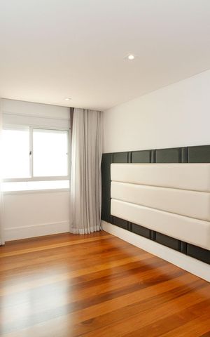 Apartamento à venda com 156m², 2 quartos e 2 vagas Apartamento à venda com 156m², 2 quartos e 2 vagasSuíte 2