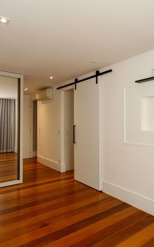 Apartamento à venda com 156m², 2 quartos e 2 vagas Apartamento à venda com 156m², 2 quartos e 2 vagasSuíte 2
