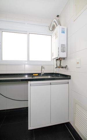 Apartamento à venda com 156m², 2 quartos e 2 vagas Apartamento à venda com 156m², 2 quartos e 2 vagasÁrea de Serviço