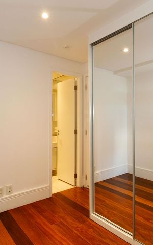 Apartamento à venda com 156m², 2 quartos e 2 vagas Apartamento à venda com 156m², 2 quartos e 2 vagasSuíte 1