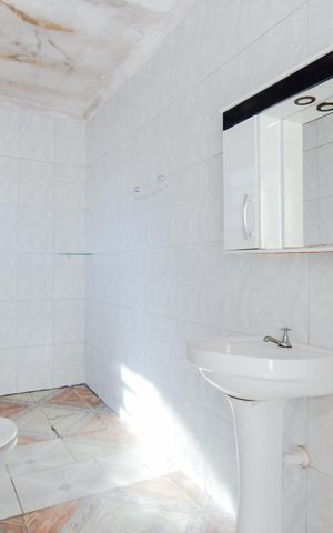Casa para alugar com 142m², 2 quartos e 1 vagaBanheiro 