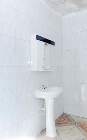 Casa para alugar com 142m², 2 quartos e 1 vagaBanheiro 
