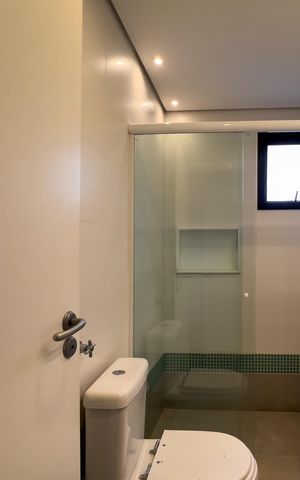 Apartamento à venda com 200m², 3 quartos e 4 vagas Apartamento à venda com 200m², 3 quartos e 4 vagasBanheiro Suíte 2