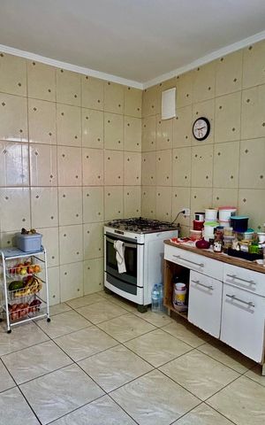 Casa para alugar com 140m², 4 quartos e 6 vagas