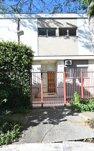 Casa à venda com 260m², 4 quartos e 1 vagaFachada