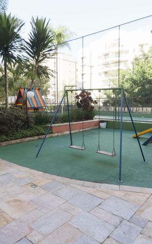 Apartamento para alugar com 115m², 2 quartos e 2 vagasÁrea comum - Playground