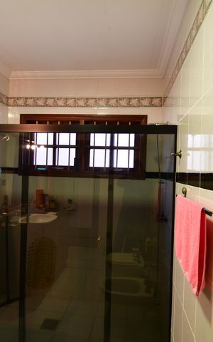 Casa à venda com 213m², 3 quartos e 4 vagasBanheiro Social