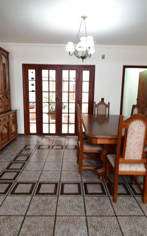 Casa à venda com 213m², 3 quartos e 4 vagasSala