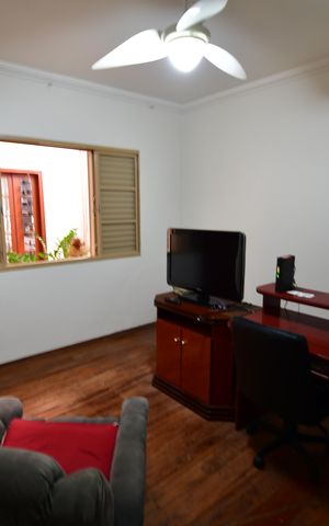 Casa à venda com 213m², 3 quartos e 4 vagasQuarto 1