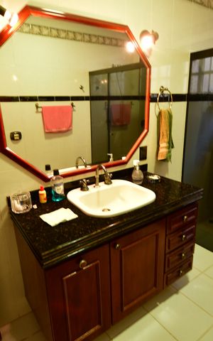 Casa à venda com 213m², 3 quartos e 4 vagasBanheiro Social