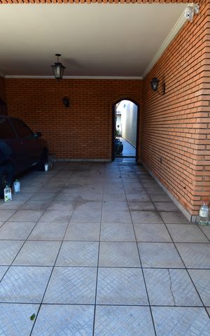 Casa à venda com 213m², 3 quartos e 4 vagasGaragem