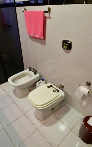 Casa à venda com 213m², 3 quartos e 4 vagasBanheiro Social