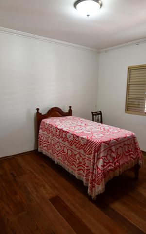 Casa à venda com 213m², 3 quartos e 4 vagasQuarto 2