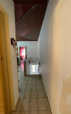 Casa à venda com 320m², 4 quartos e 2 vagas Casa à venda com 320m², 4 quartos e 2 vagasCorredor