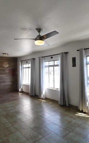 Casa à venda com 208m², 3 quartos e 3 vagas Casa à venda com 208m², 3 quartos e 3 vagasSala