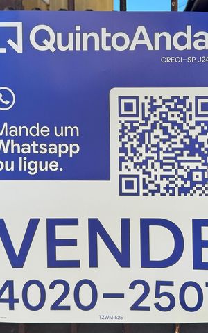 Casa à venda com 700m², 5 quartos e 2 vagas Casa à venda com 700m², 5 quartos e 2 vagasPlaca