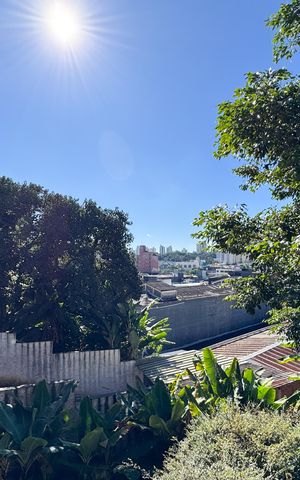 Casa à venda com 700m², 5 quartos e 2 vagas Casa à venda com 700m², 5 quartos e 2 vagasVista - Suíte