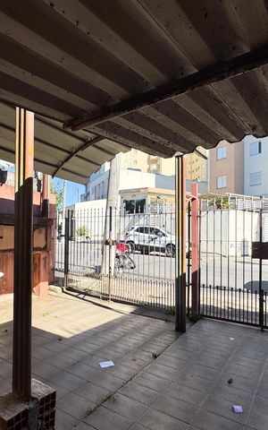 Casa à venda com 700m², 5 quartos e 2 vagas Casa à venda com 700m², 5 quartos e 2 vagasGaragem