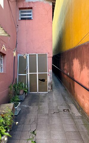 Casa à venda com 700m², 5 quartos e 2 vagas Casa à venda com 700m², 5 quartos e 2 vagasAcesso