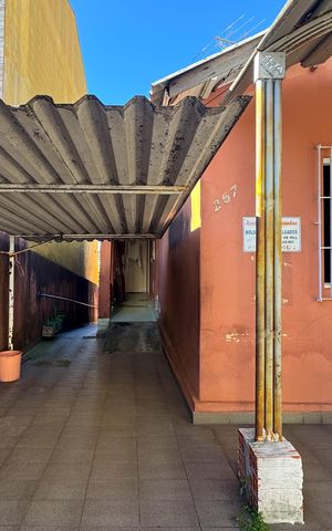 Casa à venda com 700m², 5 quartos e 2 vagas Casa à venda com 700m², 5 quartos e 2 vagasGaragem