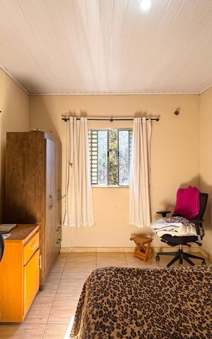 Casa à venda com 700m², 5 quartos e 2 vagas Casa à venda com 700m², 5 quartos e 2 vagasQuarto