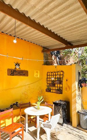 Casa à venda com 700m², 5 quartos e 2 vagas Casa à venda com 700m², 5 quartos e 2 vagasÁrea - Churrasqueira