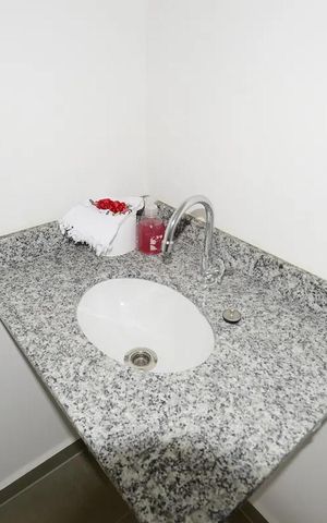 Studio à venda com 28m², 1 quarto e sem vaga Studio à venda com 28m², 1 quarto e sem vagaBanheiro