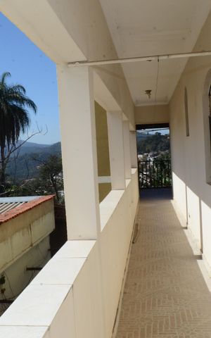 Casa para alugar com 350m², 4 quartos e 5 vagasVaranda
