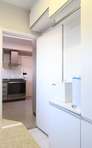 Apartamento à venda com 187m², 3 quartos e 3 vagasCozinha e Área de serviço 