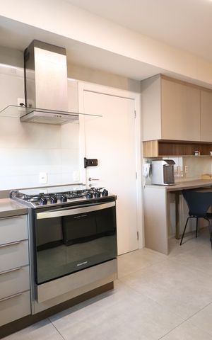 Apartamento à venda com 187m², 3 quartos e 3 vagasCozinha e Área de serviço 