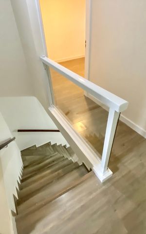 Casa para alugar com 91m², 3 quartos e 1 vagaHall escada