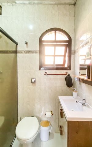 Casa para alugar com 230m², 2 quartos e 1 vagaBanheiro 
