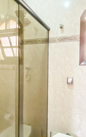 Casa para alugar com 230m², 2 quartos e 1 vagaBanheiro 