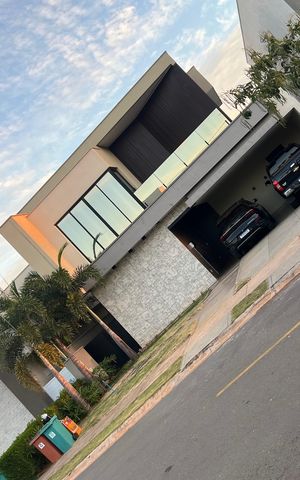 Apartamento à venda com 230m², 4 quartos e 4 vagasFachada