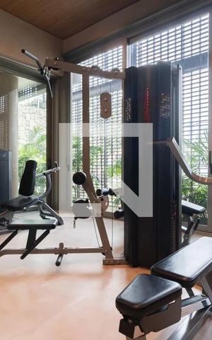 Apartamento à venda com 335m², 4 quartos e 4 vagas Apartamento à venda com 335m², 4 quartos e 4 vagasÁrea comum - Academia